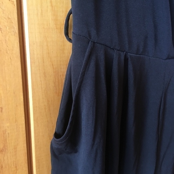 NEW York and Co stretch romper with pockets - Picture 4 of 8